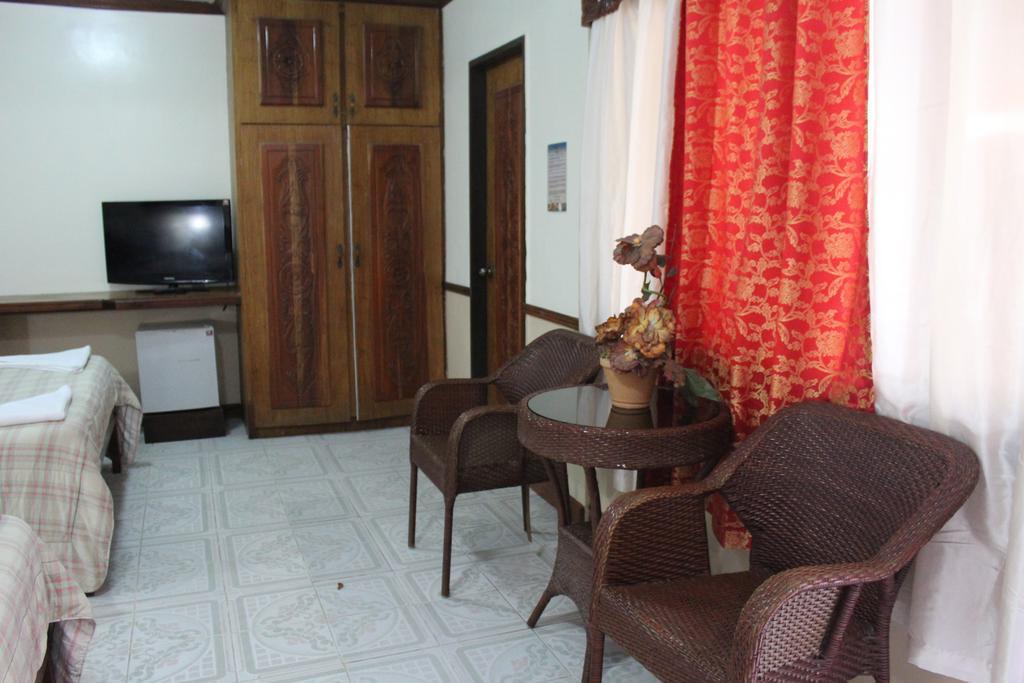 Tonglen Beach Resort Balabag  Rom bilde
