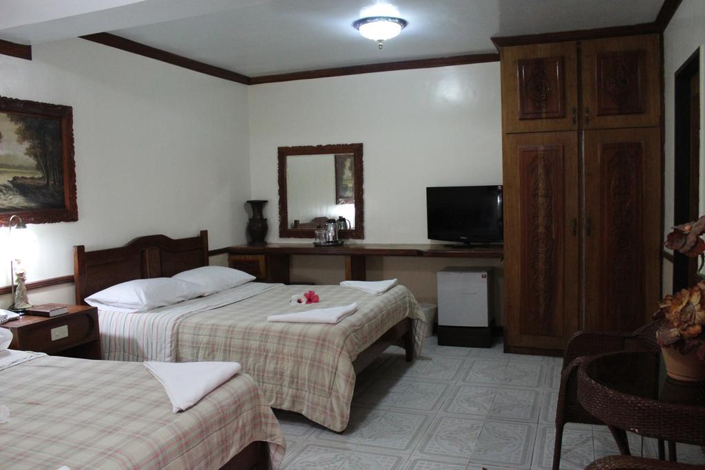 Tonglen Beach Resort Balabag  Rom bilde